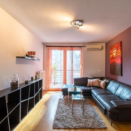 Flexible Selfcheckins 31 - Zagreb - Garage - Loggia - Newアパートメント エクステリア 写真
